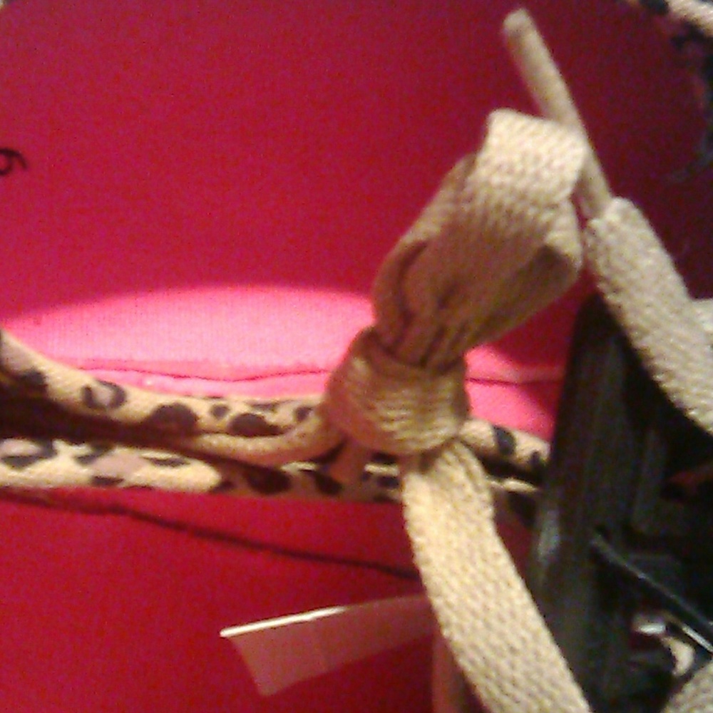 Shoes - Picture 4 of 4
